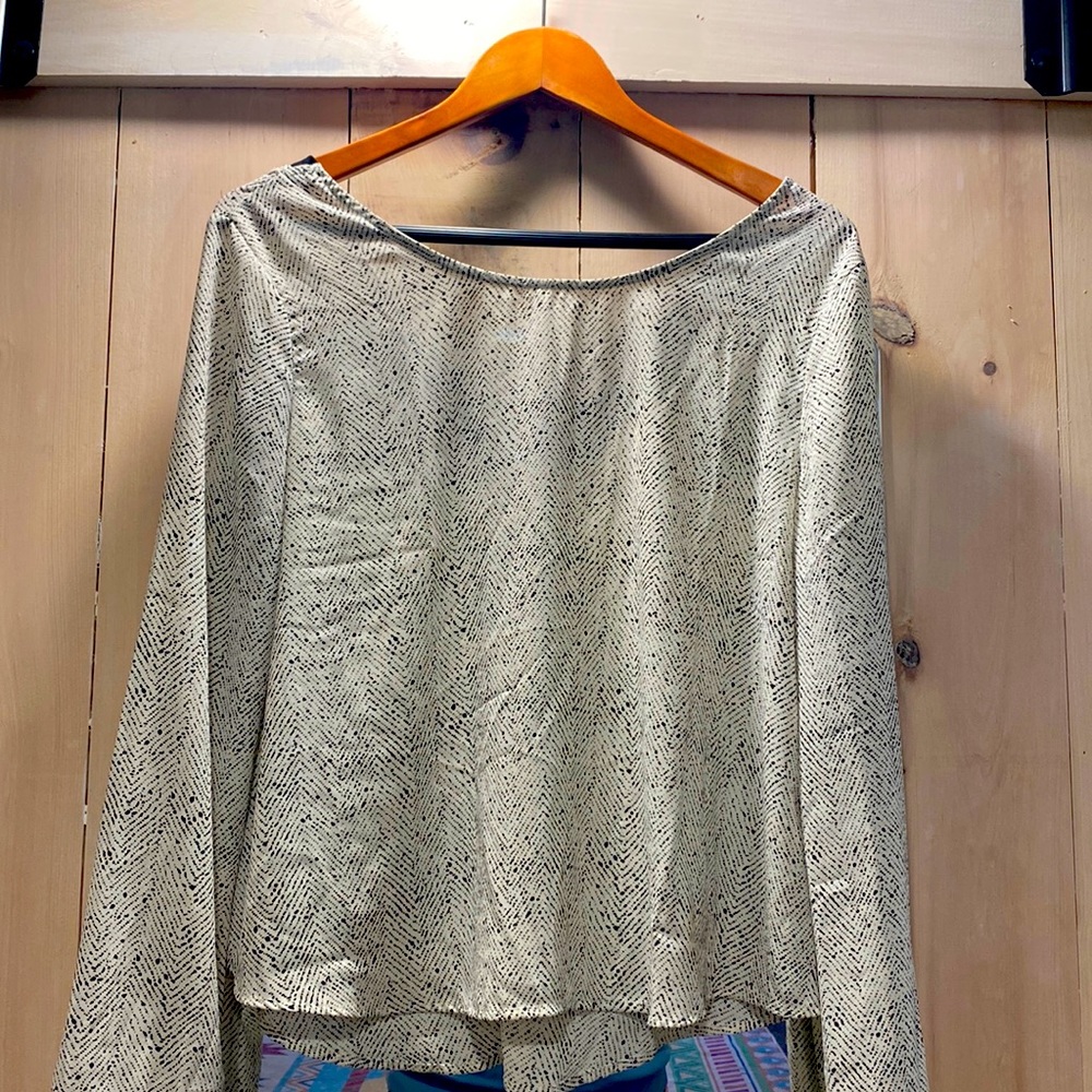 LUSH - L - White and Black Low Back Blouse